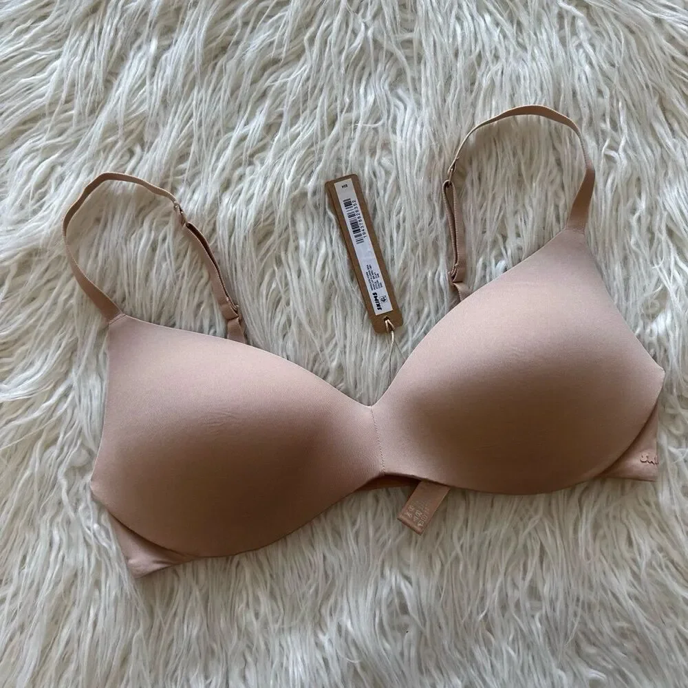 SKIMS Nude Seamless Bra - Picture 3 of 7